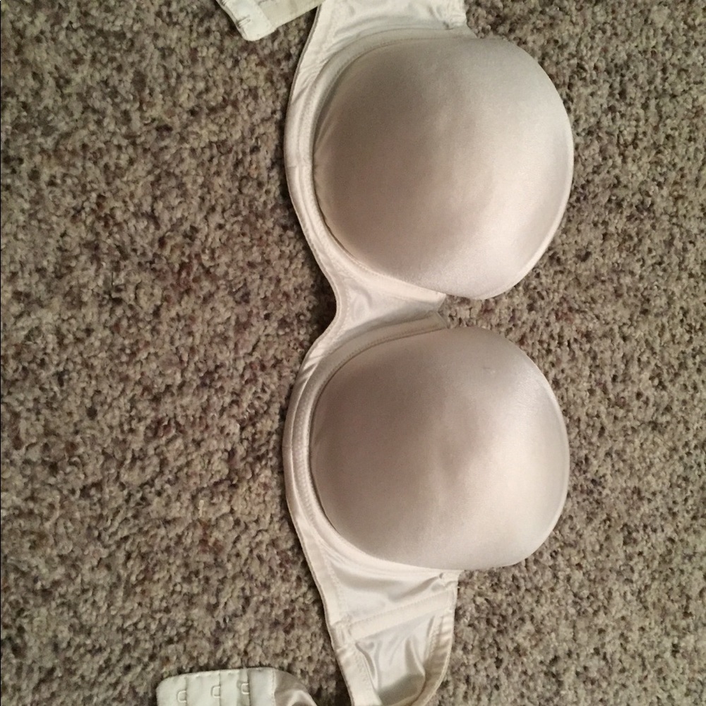 VS push up strapless bra size 34B